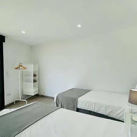 Strip By Check-in Portugal ヴィラ