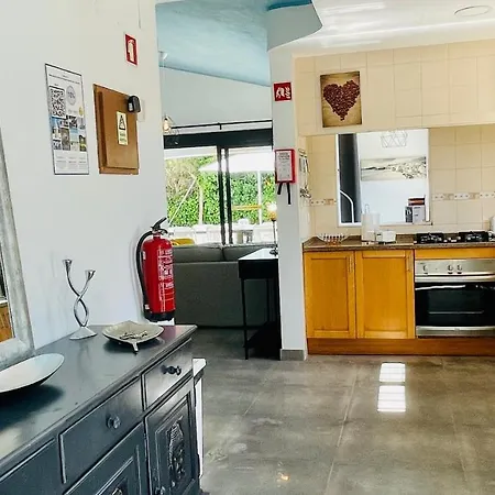 Strip By Check-in Portugal 阿尔布费拉