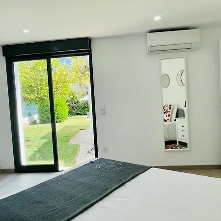 Strip By Check-in Portugal Villa