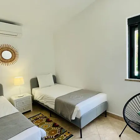 Villa Strip - Private Pool - 12 Guests - Albufeira