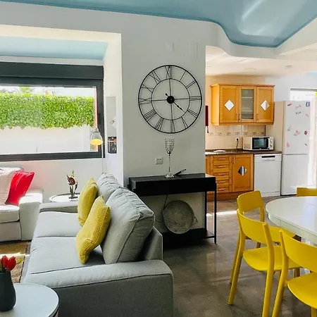 Strip By Check-in Portugal * 阿尔布费拉