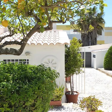 Strip By Check-in Portugal 阿尔布费拉