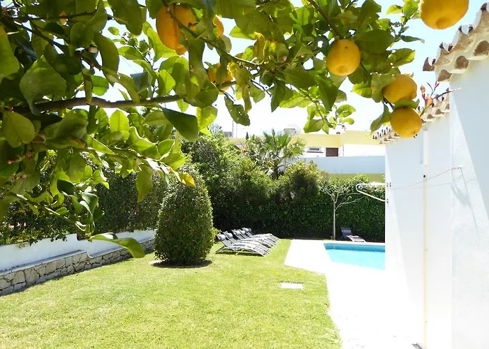 别墅 Strip By Check-in Portugal *